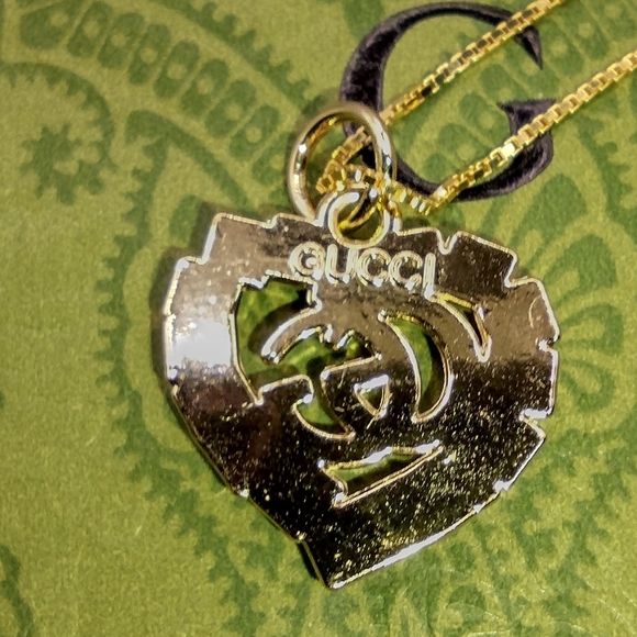 Gucci AB Goldtone Heart Zipper Pull w/ .925 Chain - Picture 3 of 8